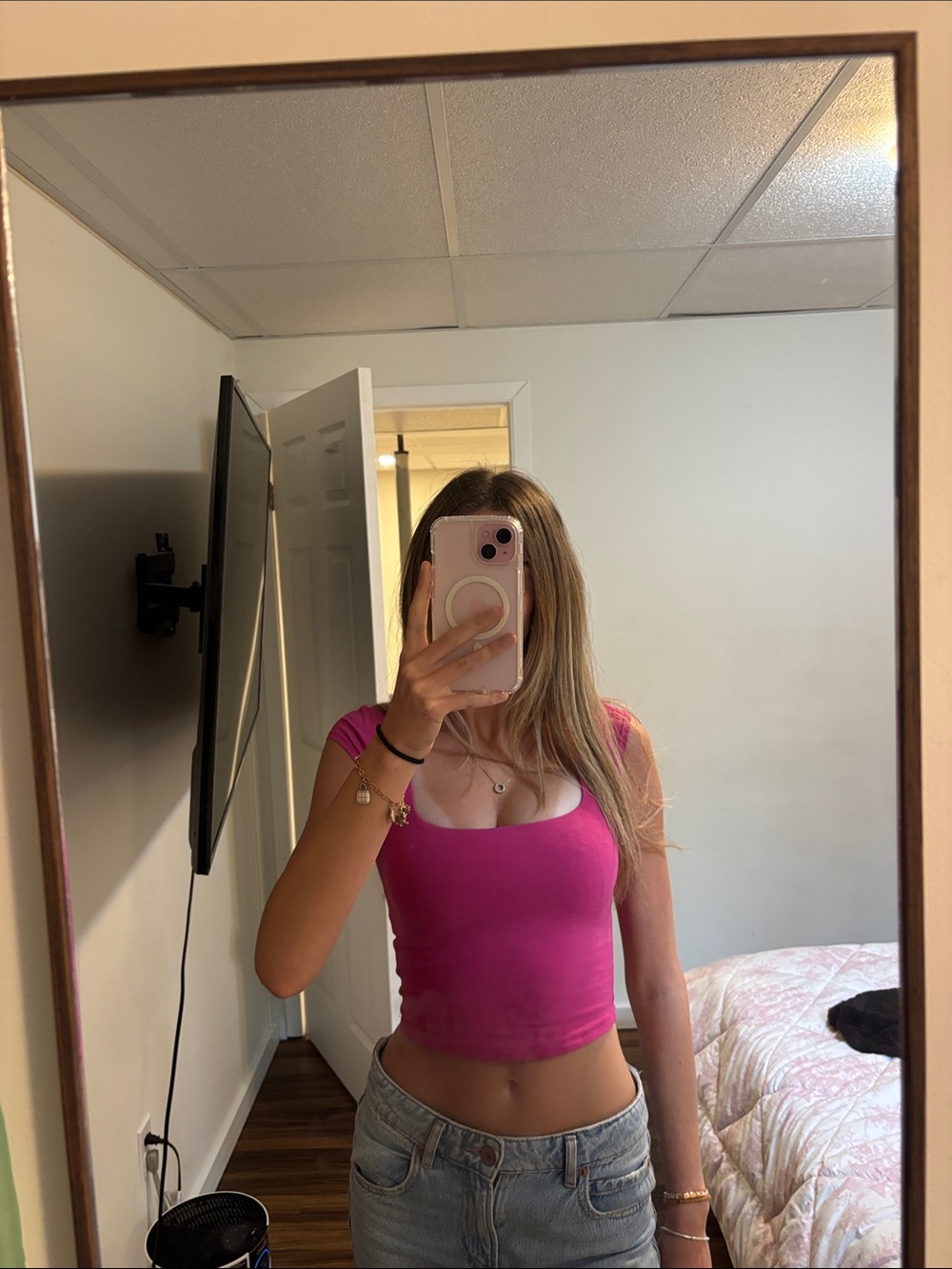Women’s Fitted Scoop Neck Crop Top - Pink